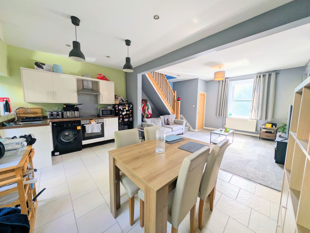 Property photo 3 of 16 Longe/Kitchen