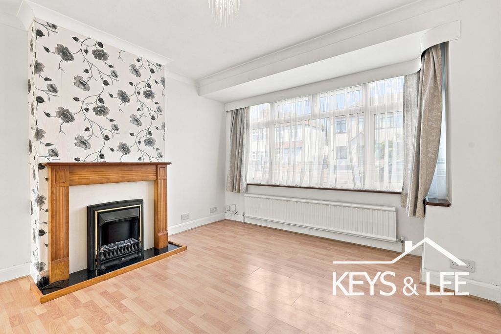 Property photo 2 of 15 5441662
