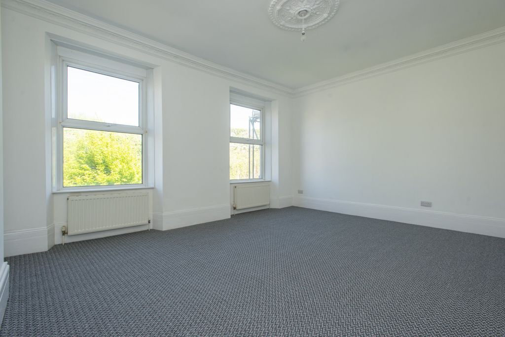 Property photo 1 of 7 55Stuartrdtopflat-5