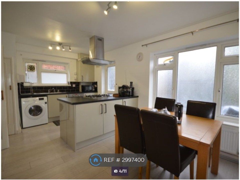 Property photo 3 of 13 Kitchen