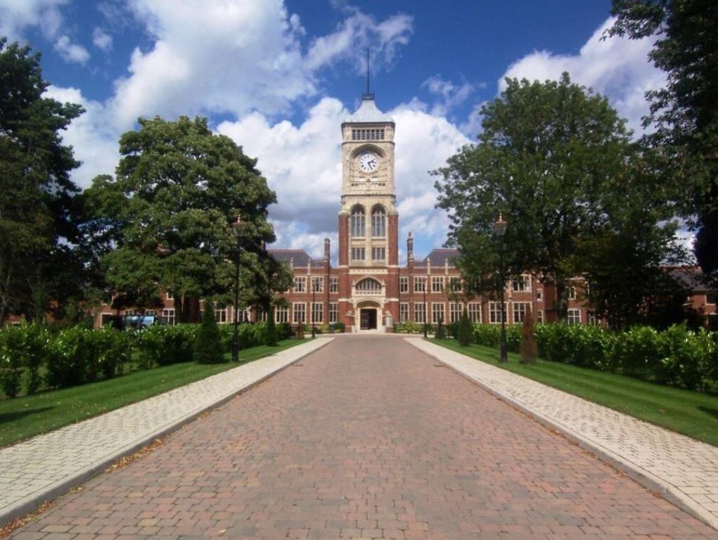 Property photo 1 of 11 Interior Designed Spacious  3 Bedroom / 2 Bathroom Duplex Apartment, Bushey Wd23