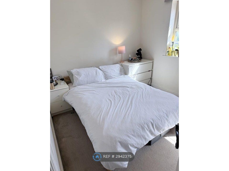 Property photo 1 of 10 Double Bedroom - 1