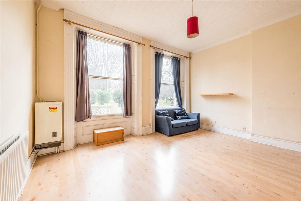 Property photo 3 of 26 Flat 4, 22 Vernon Terrace-5.Jpg