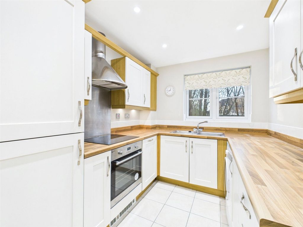 Property photo 3 of 16 Picture No. 14