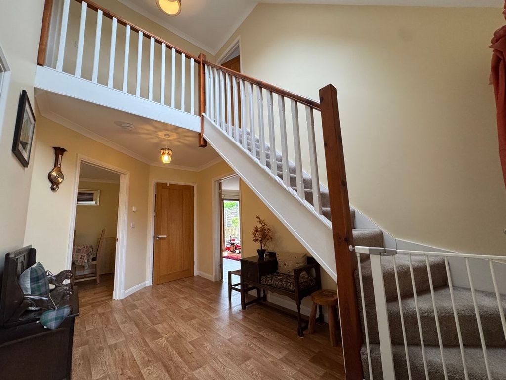 Property photo 3 of 36