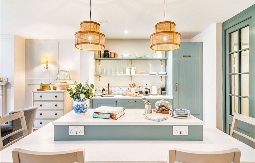 Property photo 1 of 14 Communal Kitchen