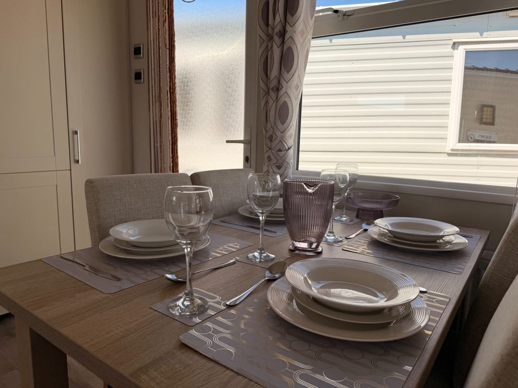 Property photo 2 of 7 Willerby Aspen 2017 Car0058444 144753321.Jpeg