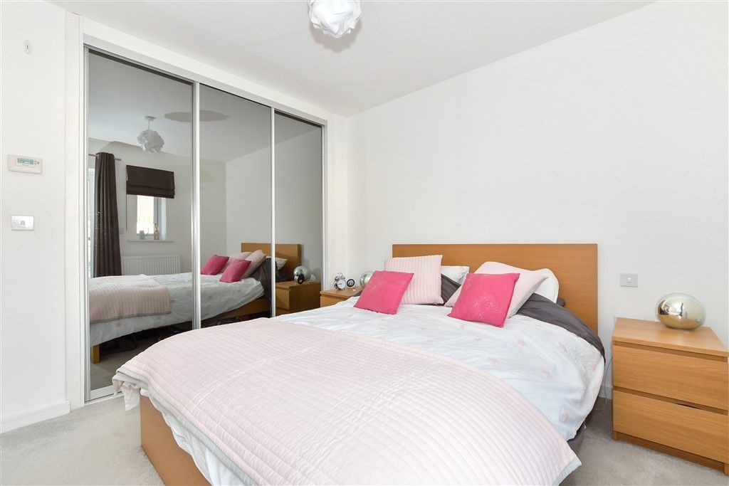 Property photo 1 of 12 Bedroom 1