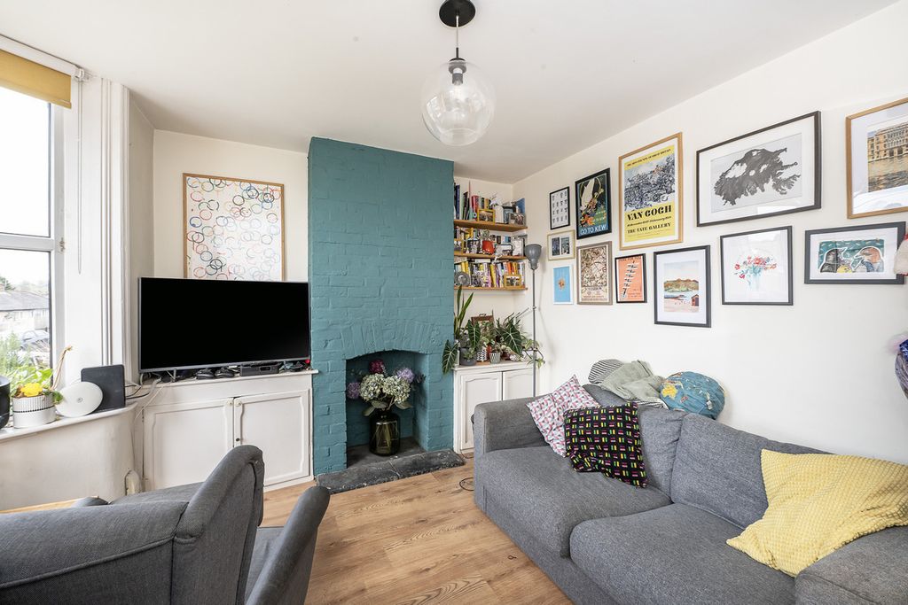 Property photo 2 of 17