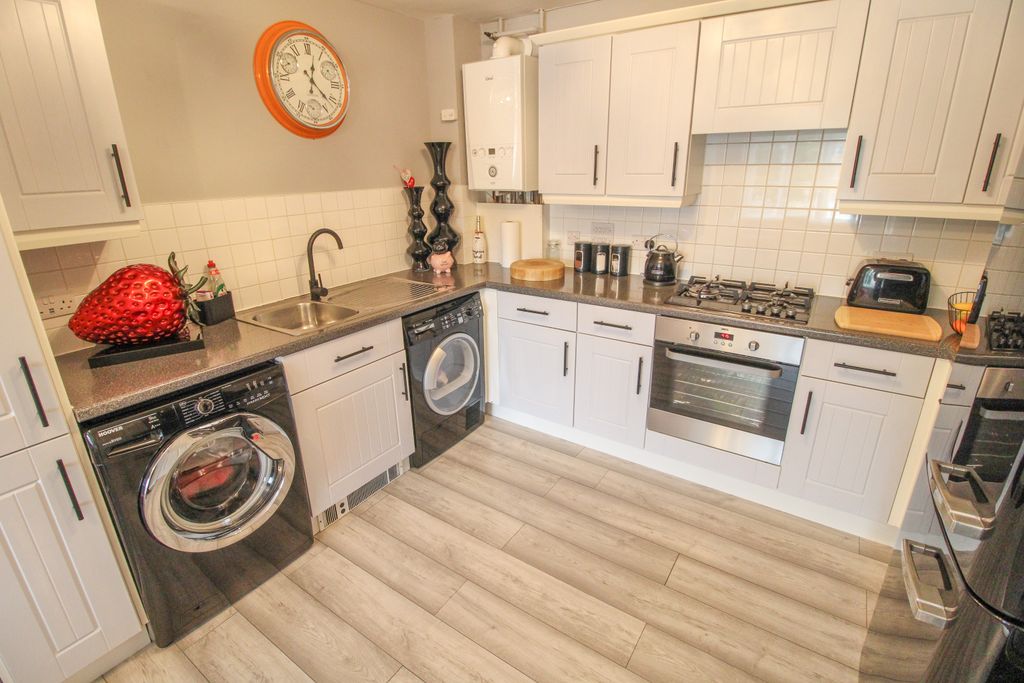 Property photo 2 of 7