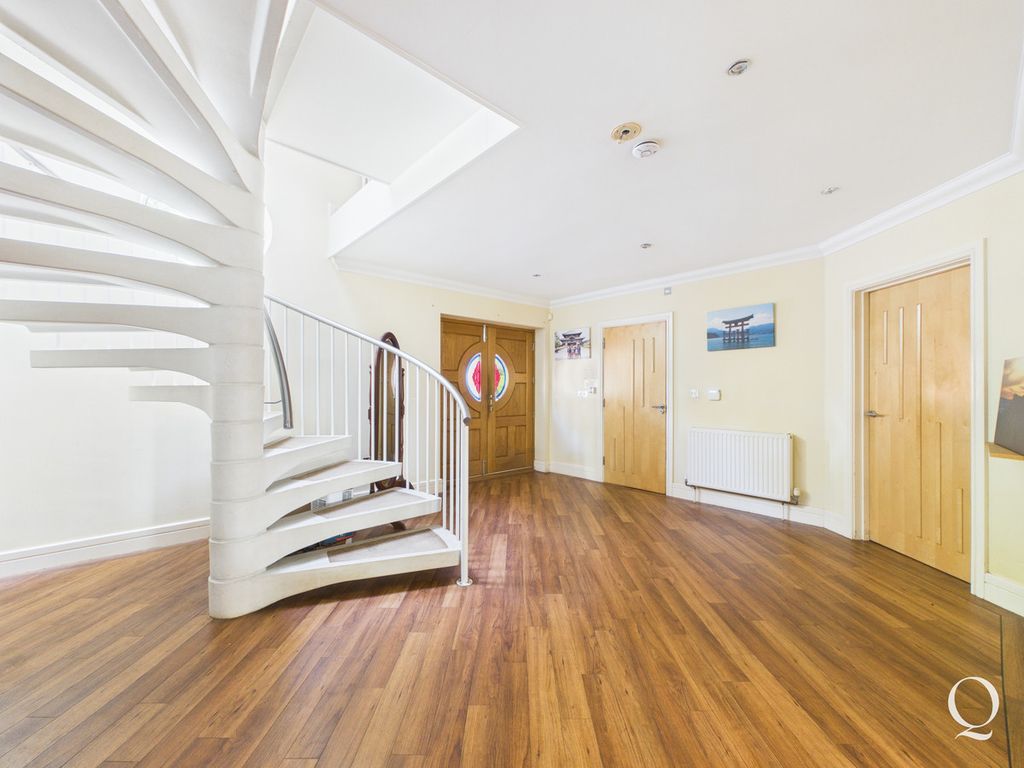 Property photo 3 of 13