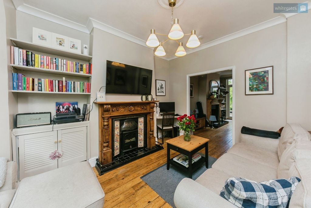 Property photo 3 of 18 Pbox-Img.Jpg