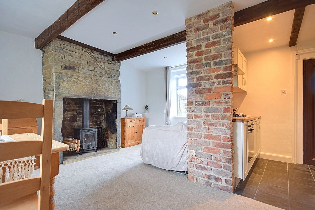 Property photo 2 of 20 Winter Hill Ewemove Brighouse Southowram (5).Tif