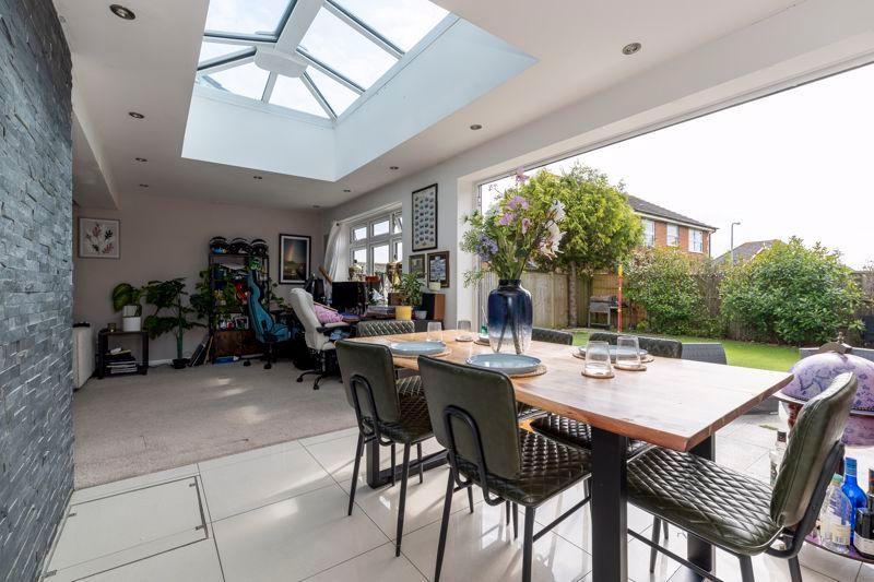 Property photo 3 of 14 Diner/Lounge/Garden