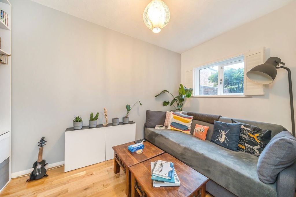 Property photo 3 of 9