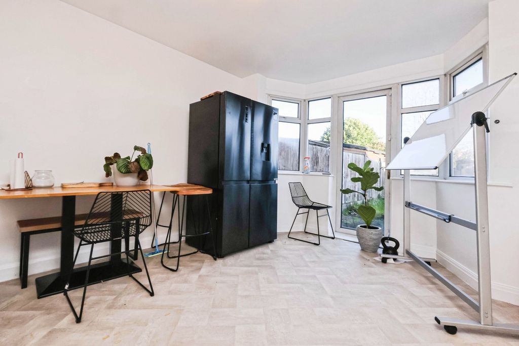 Property photo 3 of 13 Kitchen