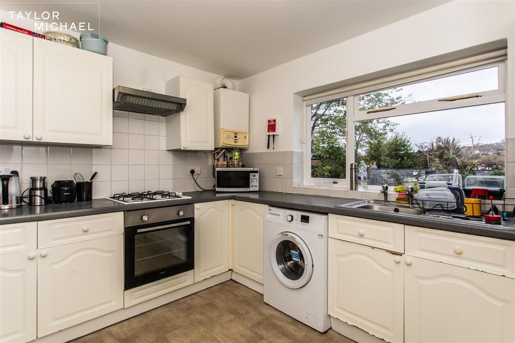 Property photo 2 of 15 Kitchen