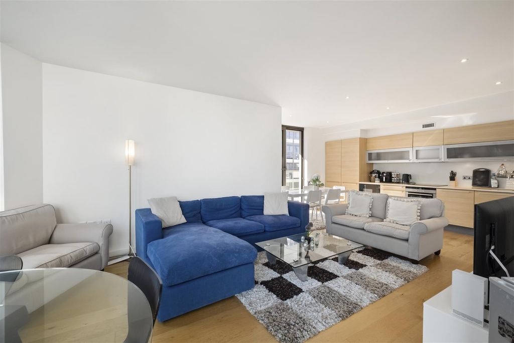 Property photo 2 of 15 Reception/Kitchen