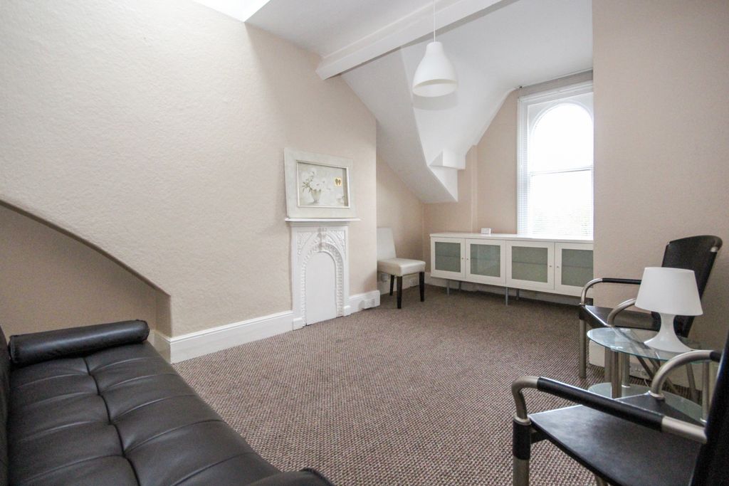 Property photo 3 of 4