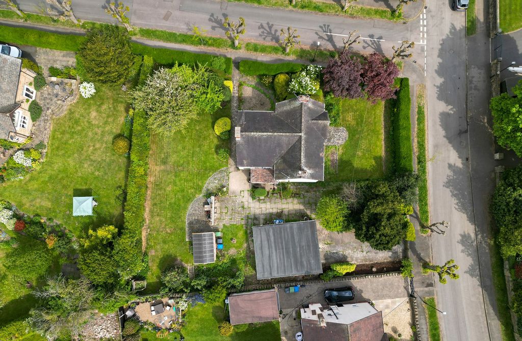 Property photo 2 of 34