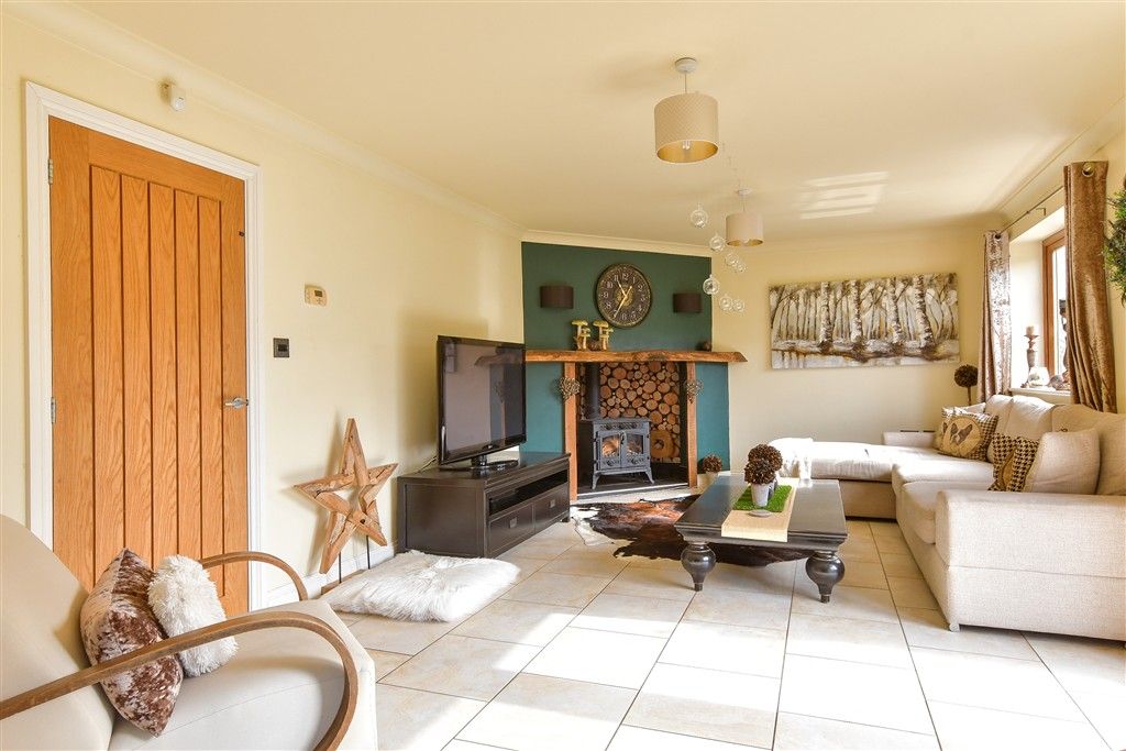 Property photo 1 of 15 Lounge