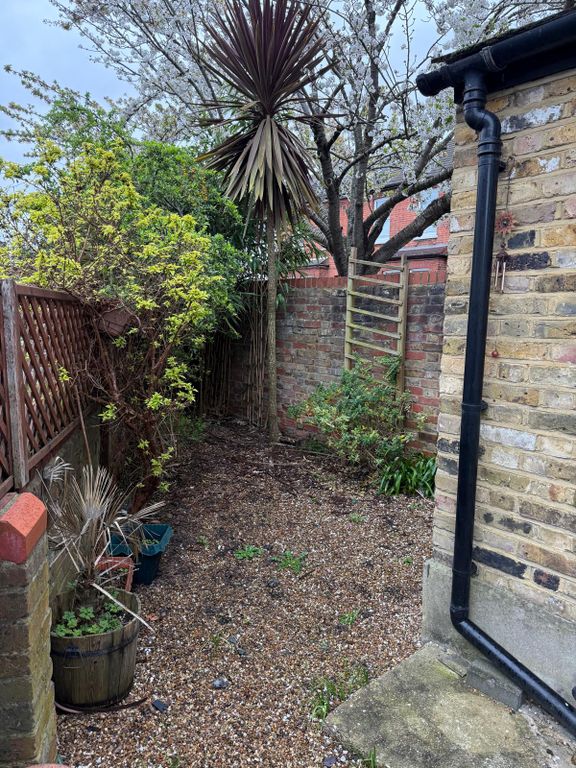 Property photo 2 of 19 11