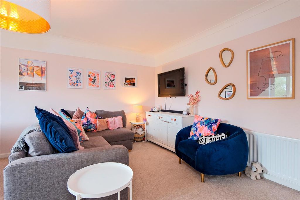 Property photo 3 of 22