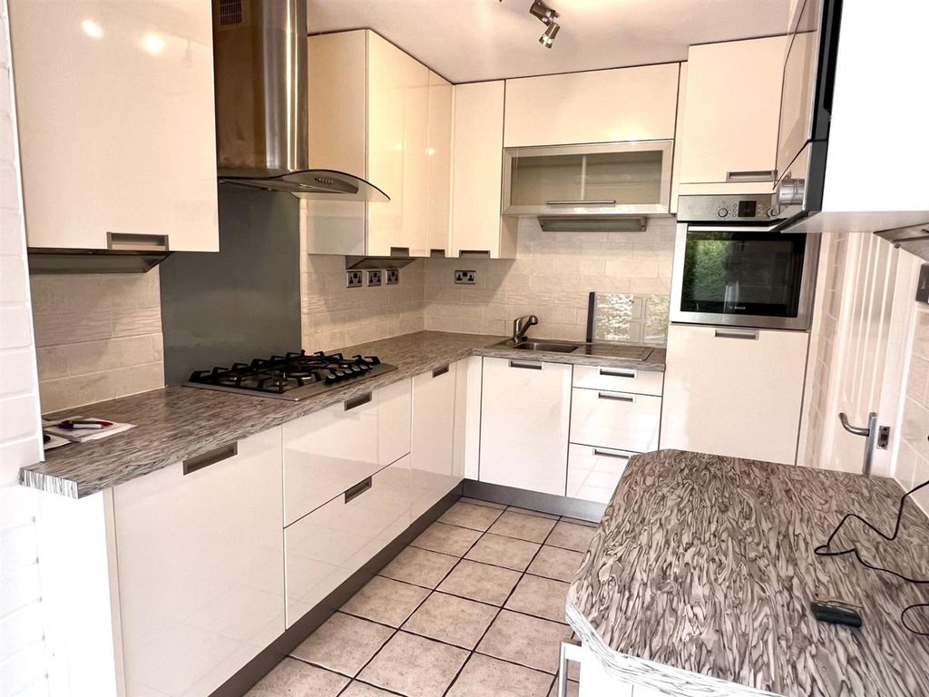Property photo 2 of 11 Kitchen.Jpg