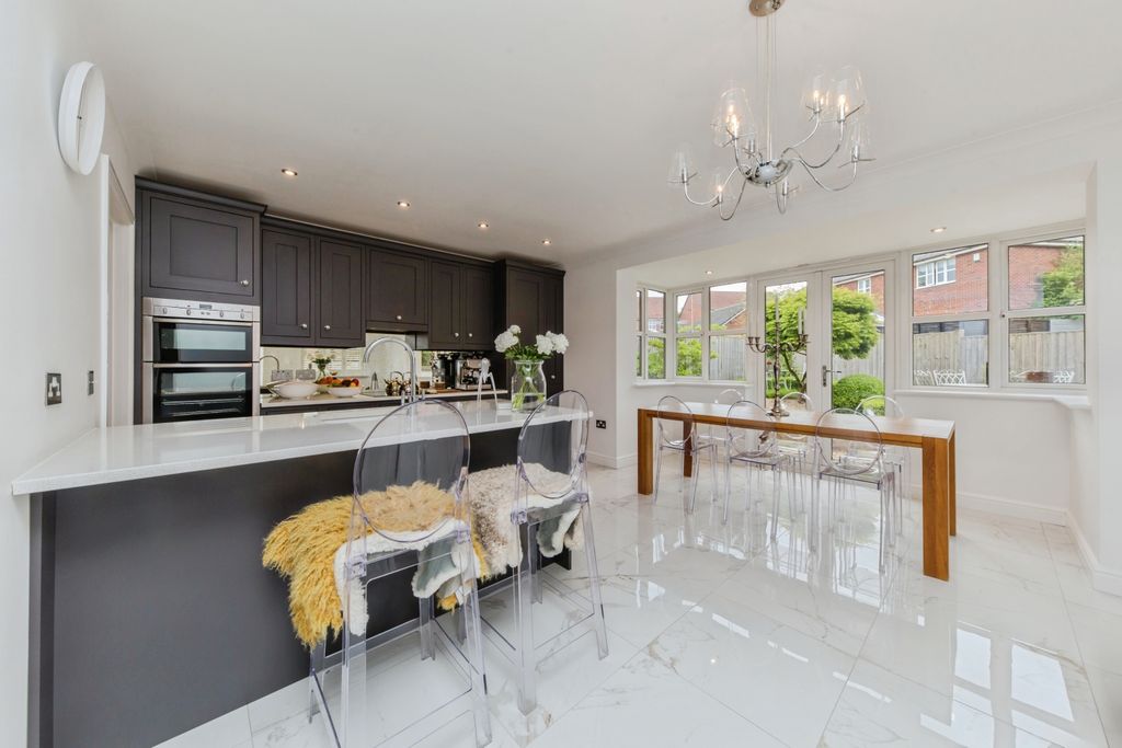 Property photo 2 of 21 Open Plan Kitchen Aspect