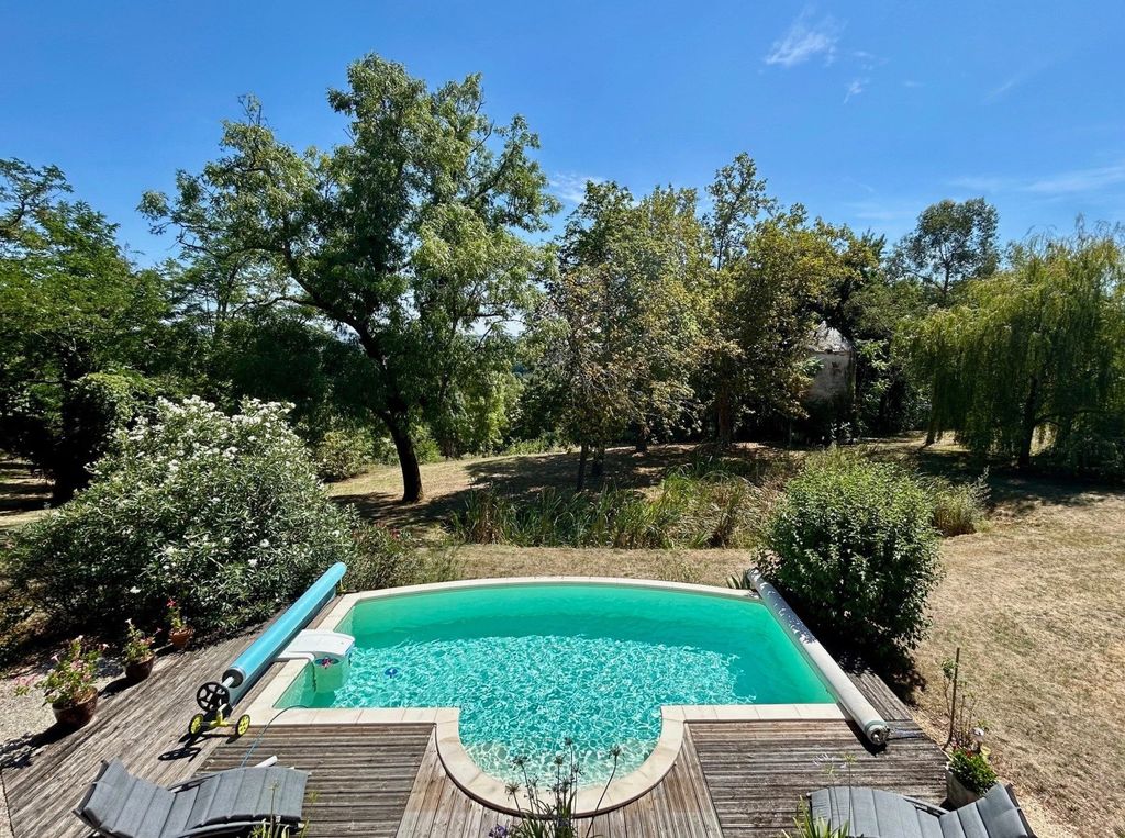 Property photo 2 of 31