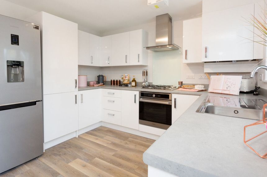 Property photo 1 of 8 Nessi_Bovis_Holly_Interior_006_Housetype_Plot_-_Hero_860x573