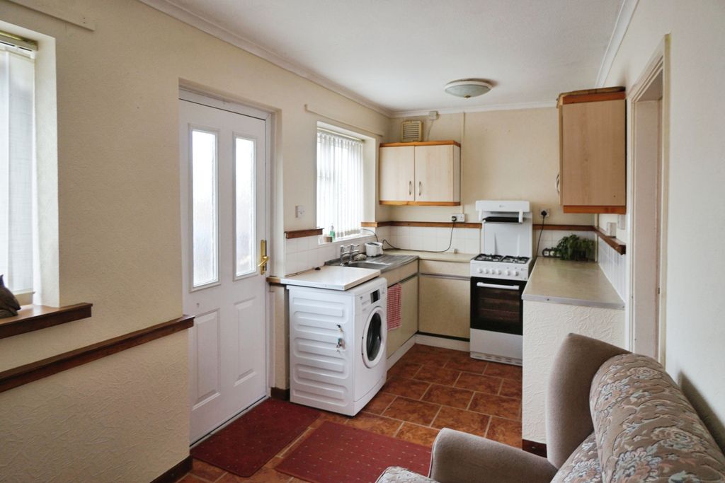 Property photo 3 of 15 Kitchen Diner