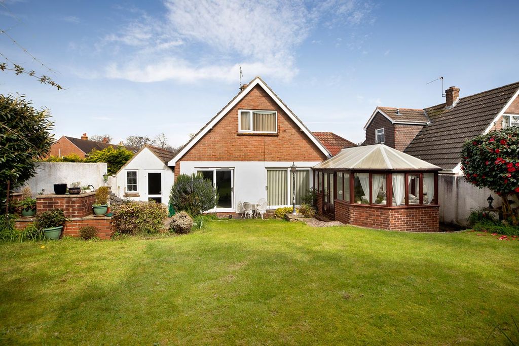 Property photo 1 of 18 Photo 8