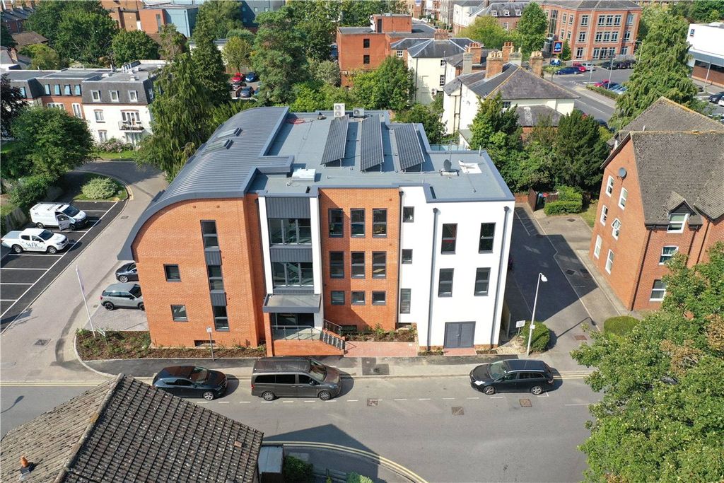 Additional image 16 of 2 bed flat for saleSt Marys Road, Newbury, Berkshire RG14