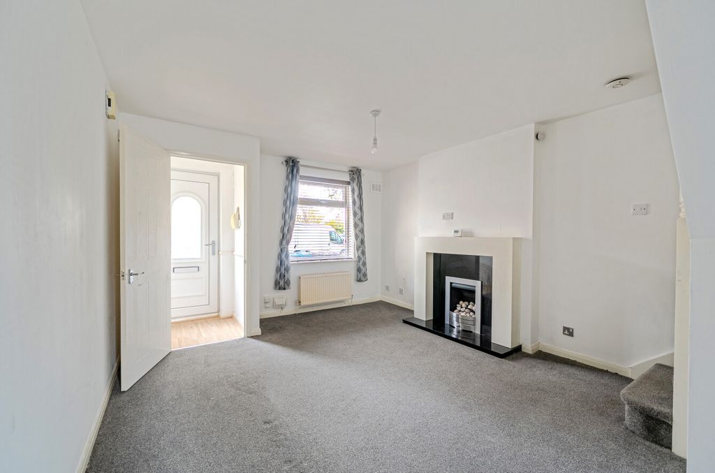 Property photo 2 of 18 1536941-15-6Ad744...