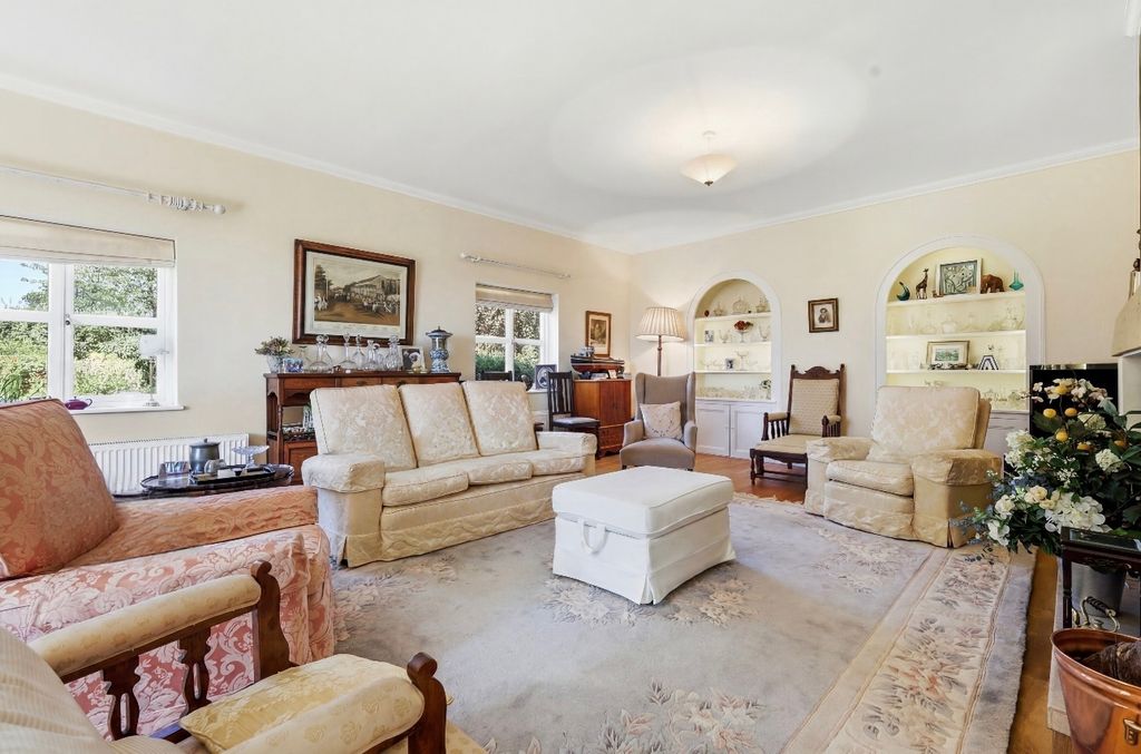 Property photo 3 of 23 Drawing Room