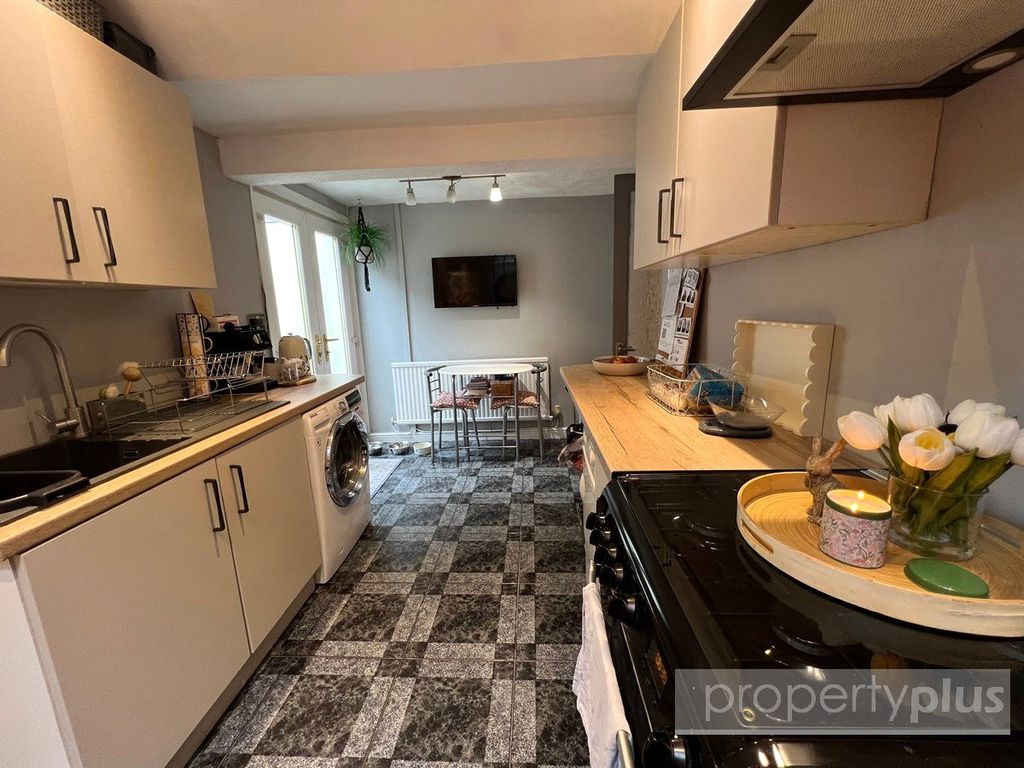 Property photo 2 of 13 Picture No. 12