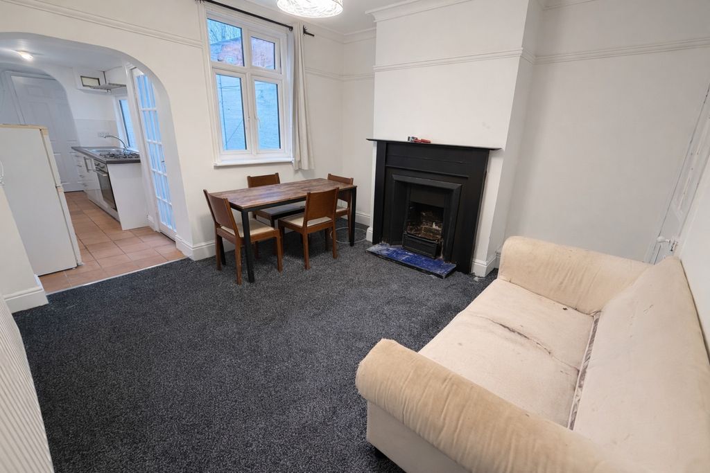 Property photo 3 of 10 Image