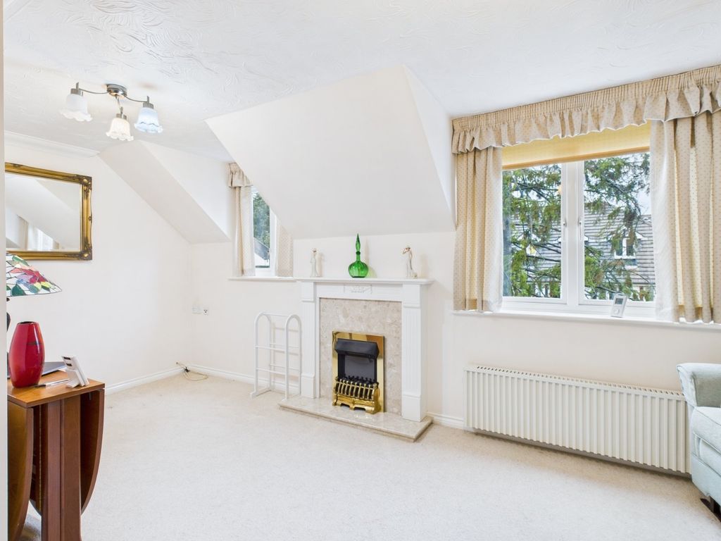 Property photo 3 of 14 Living Room