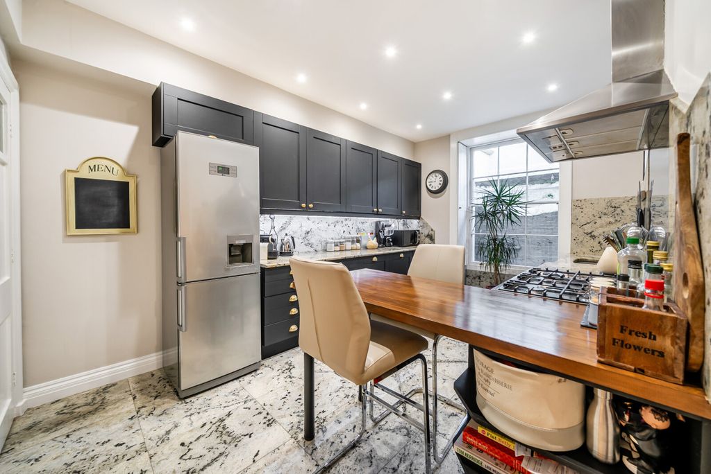 Property photo 2 of 16 1446797-17-69E5Eb...