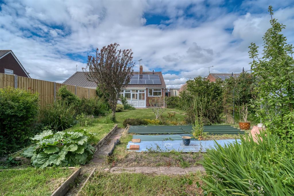 Property photo 3 of 11 Garden