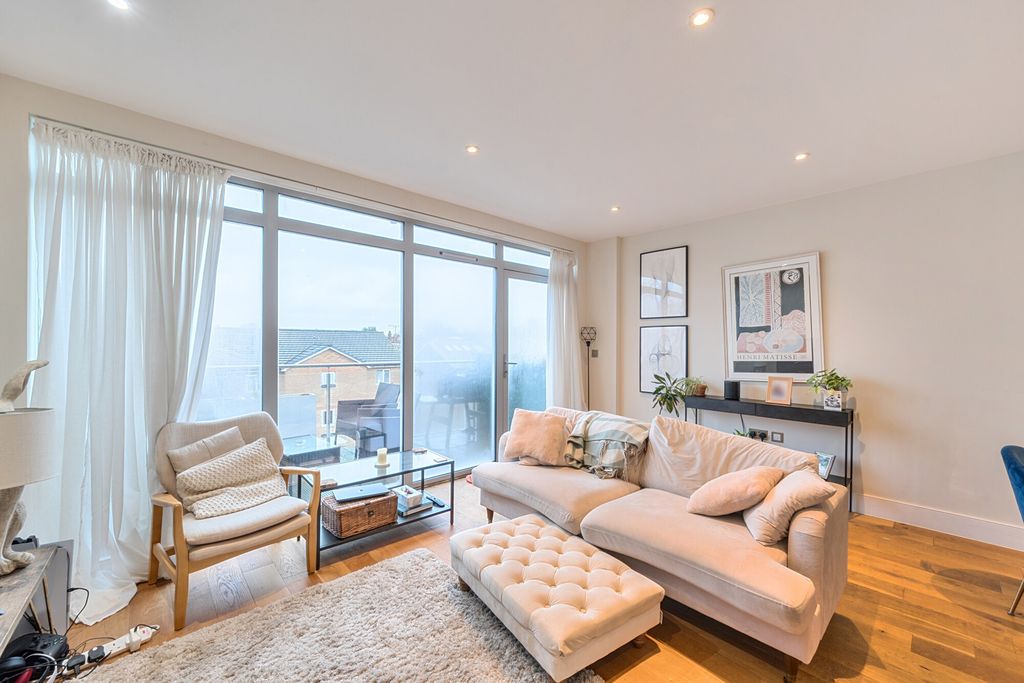 Property photo 2 of 17 Reception