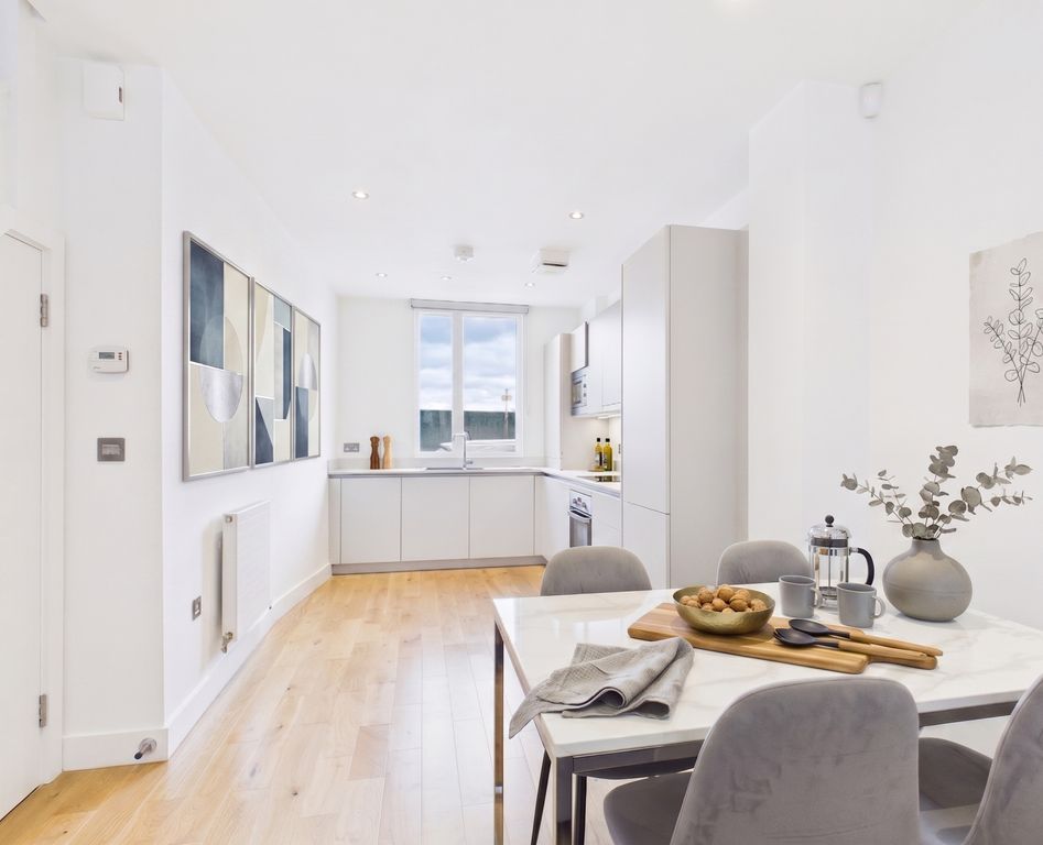 Property photo 2 of 15 Ewemove - Cleminson Street - Kitchen Diner