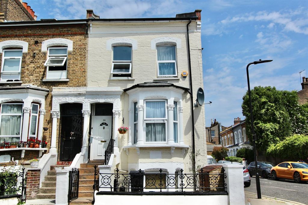 Property photo 1 of 11 Dumont Road, N16