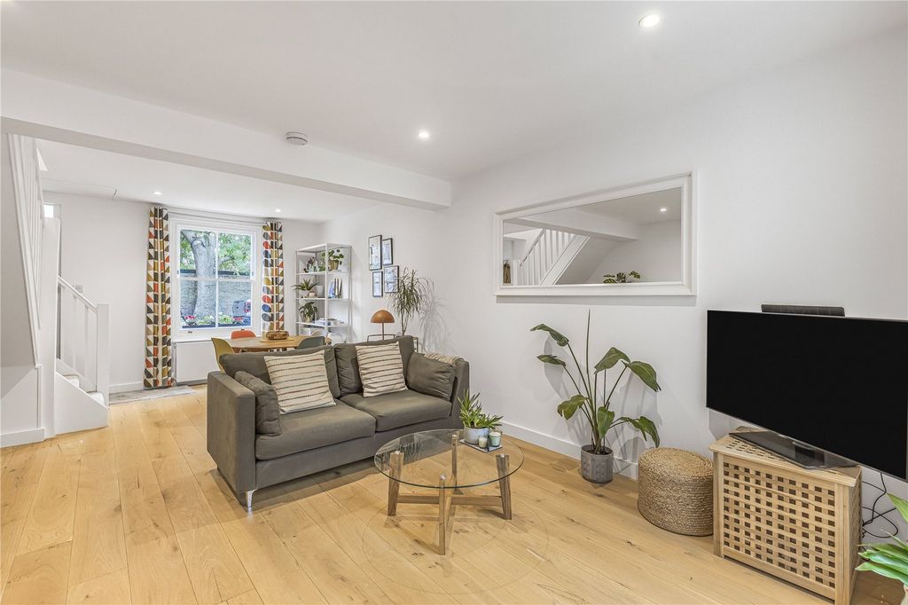 Property photo 2 of 29 Picture No. 21