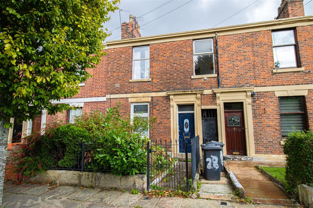 Property photo 1 of 10 Front