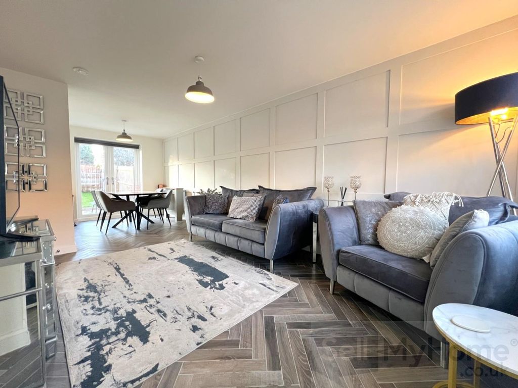 Property photo 2 of 14 Living Room