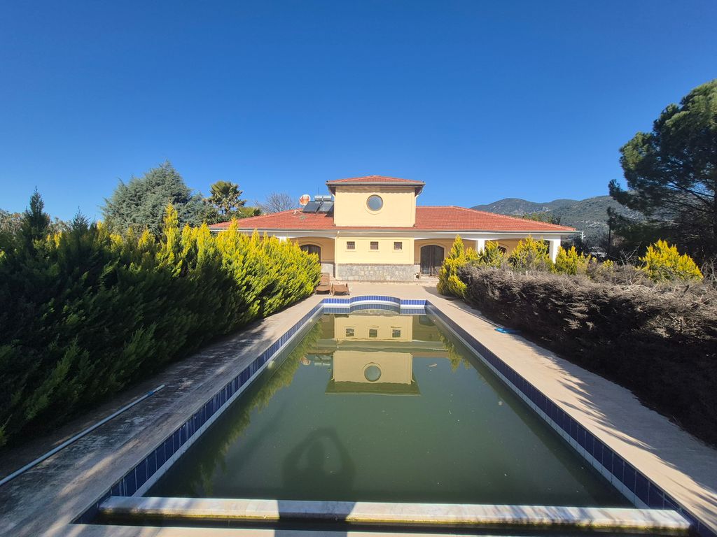 Property photo 1 of 43