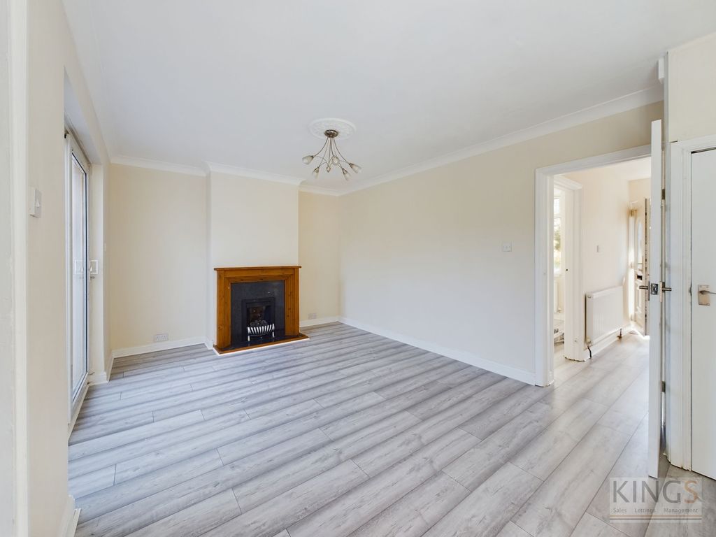 Property photo 3 of 11 Dining Room