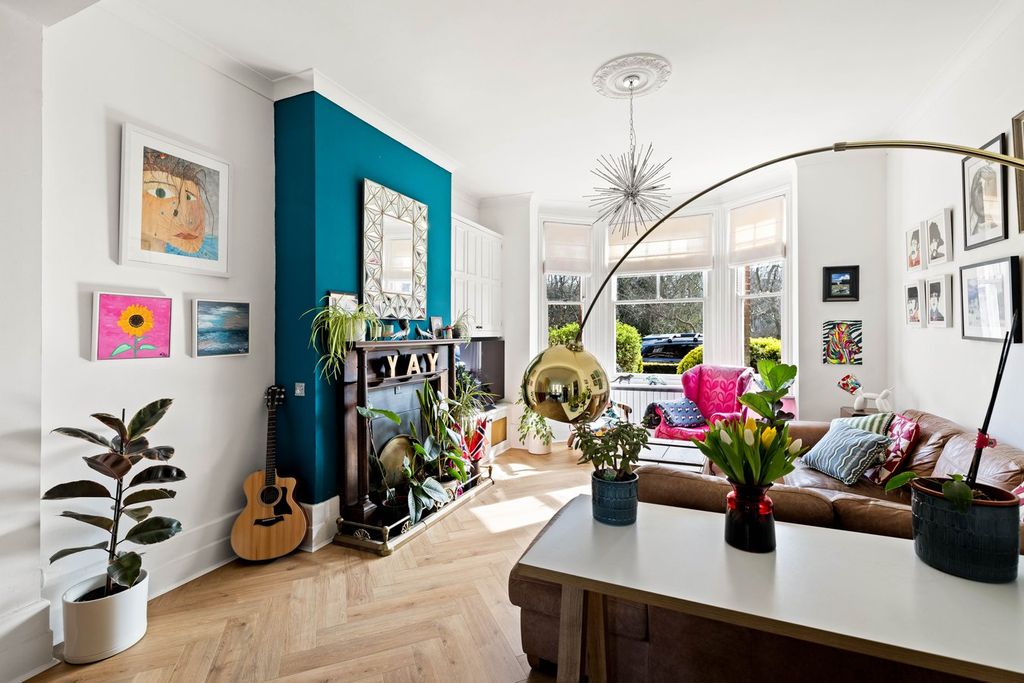 Property photo 2 of 21